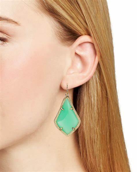 Kendra Scott Earrings: A Symphony of Color, Versatility, and Personalized Elegance